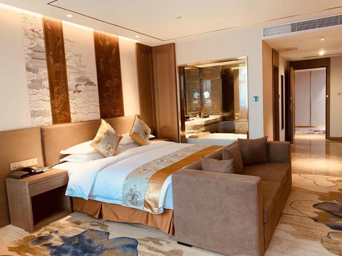 Baoying Jinling Hotel Bagian luar foto